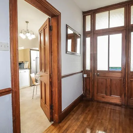 Laurel Bank House بيت للعطل *